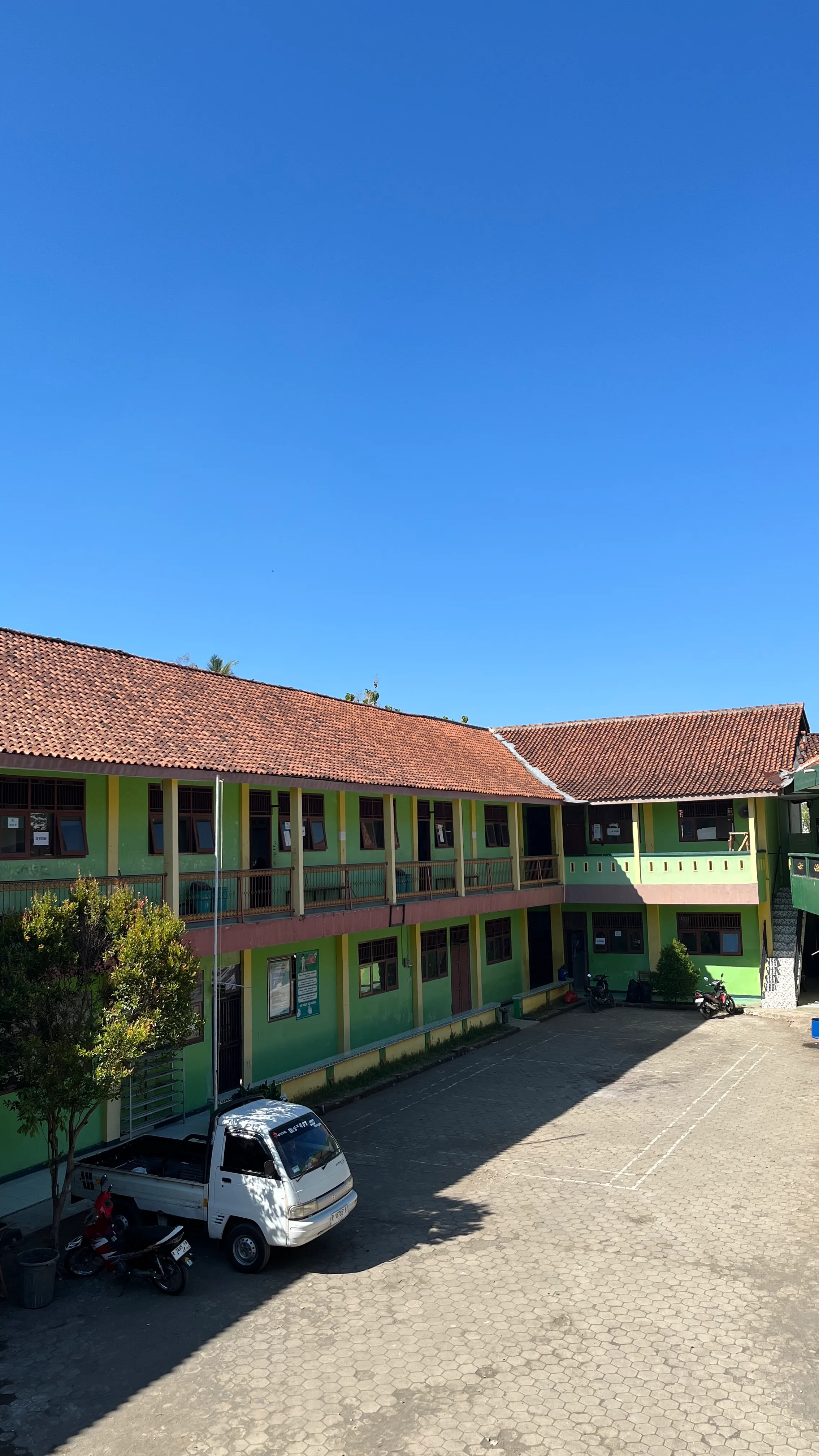 Lingkungan kampus putri MA MINAT